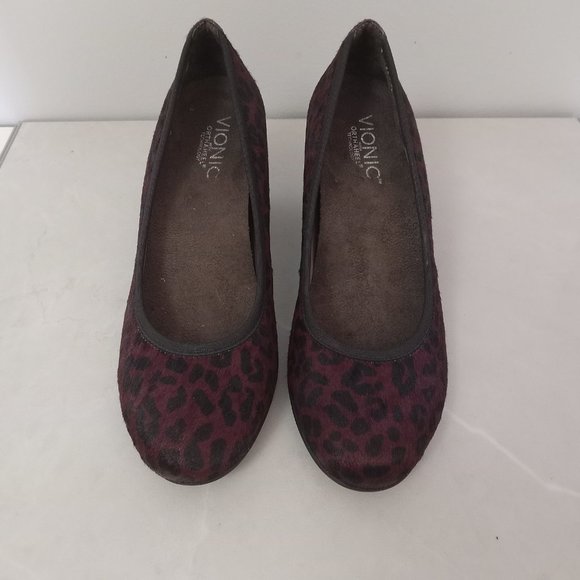 Vionic Leopard Print Heels - Picture 2 of 11